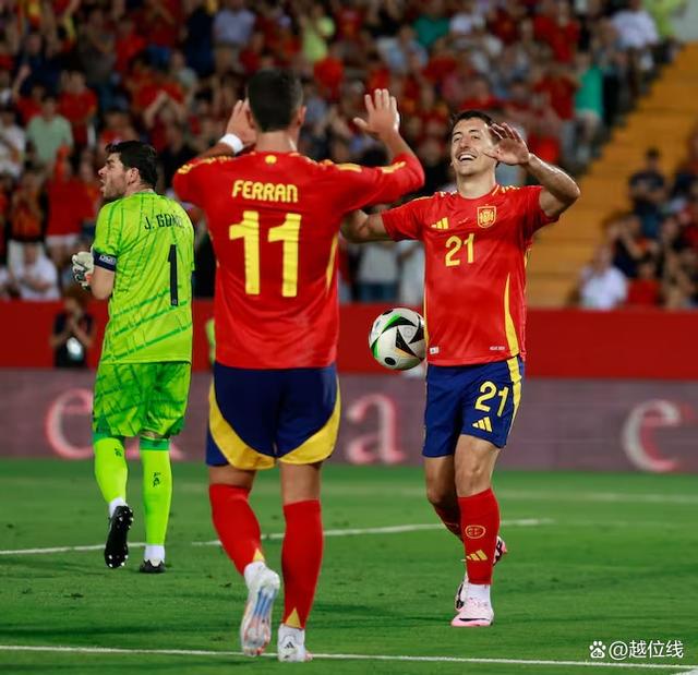 美国横扫丹麦，奥亚尔萨瓦尔刷新纪录