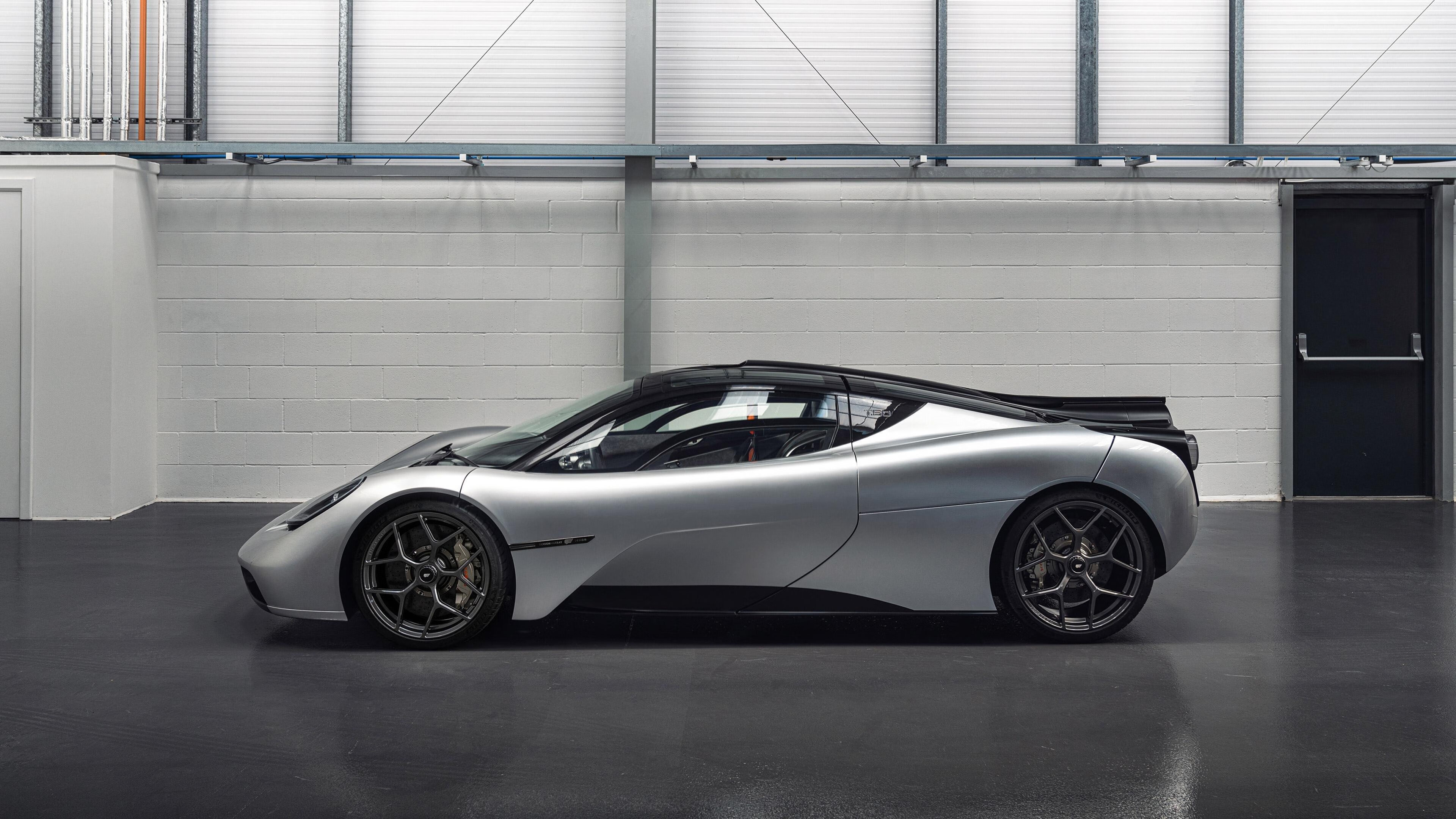 赛场的日光与月影，楚阿梅尼的孤峰与秘鲁的群山